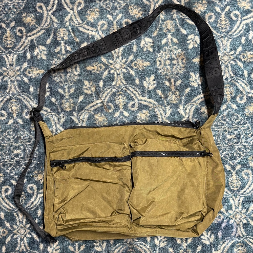 BNWT Baggu Large Cargo Crossbody in Seaweed - Picture 4 of 5